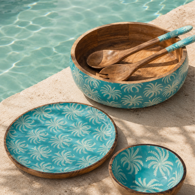 Wooden bowl with Palmtree decoration