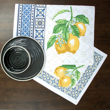 Placemat with lemon design